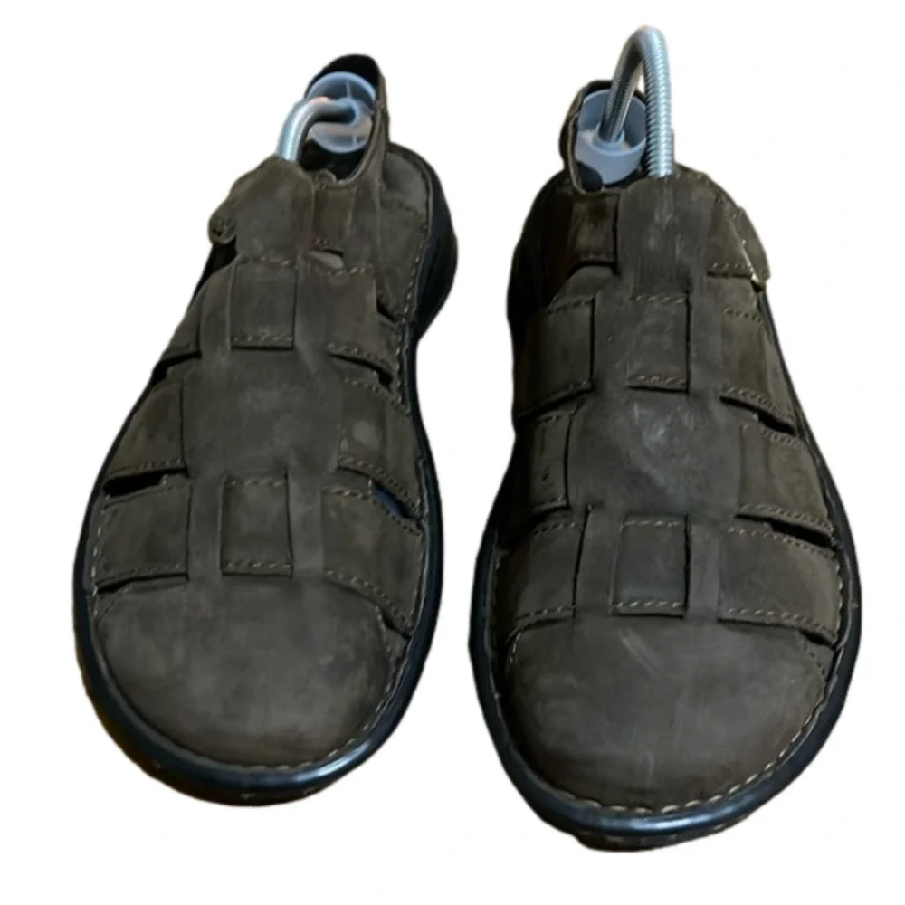 Born men leather sandal, size 10